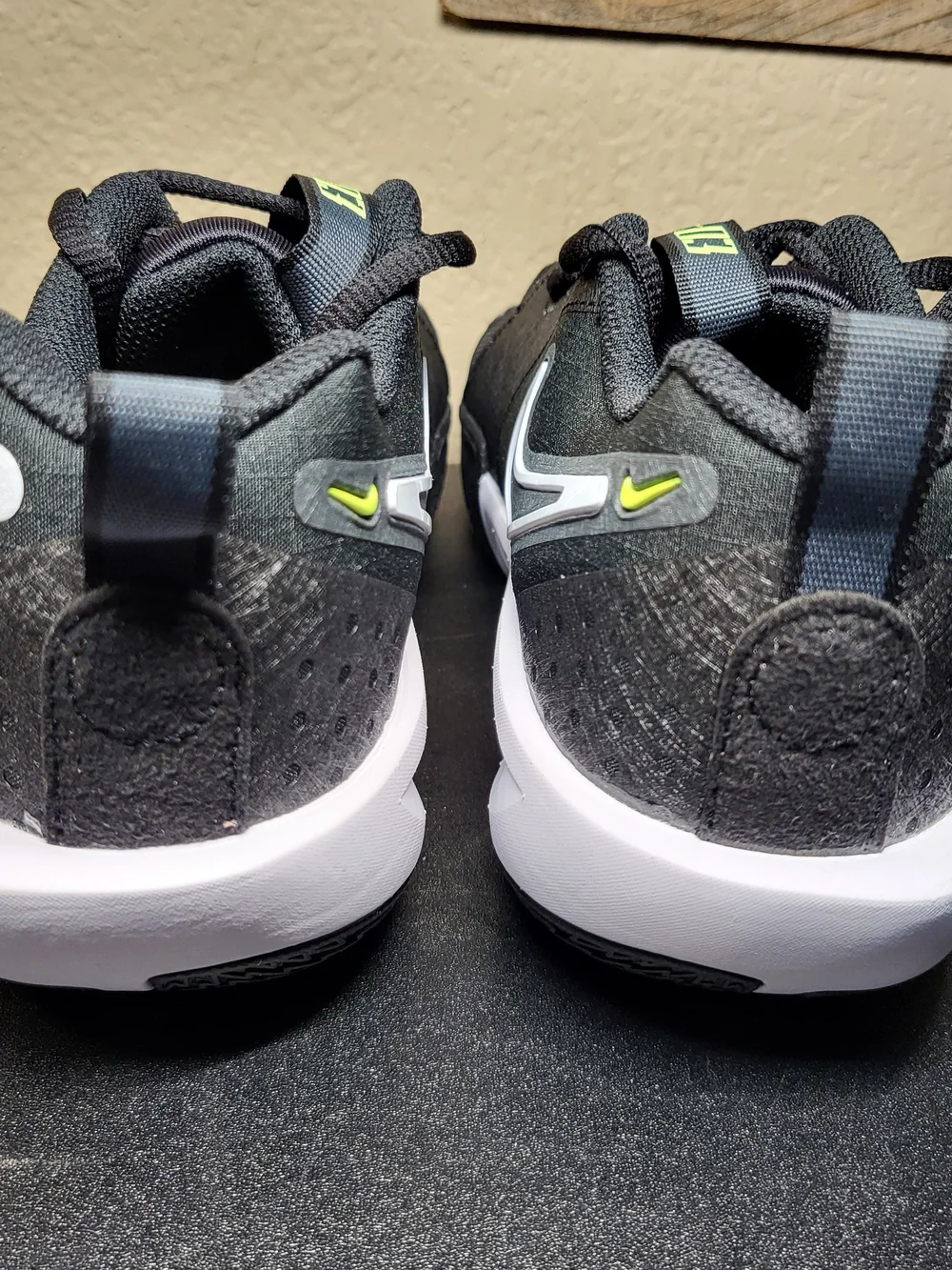 *NEW* Nike Air Zoom GT Cut 3 Black Anthracite GS Size 6Y Women's 7.5
